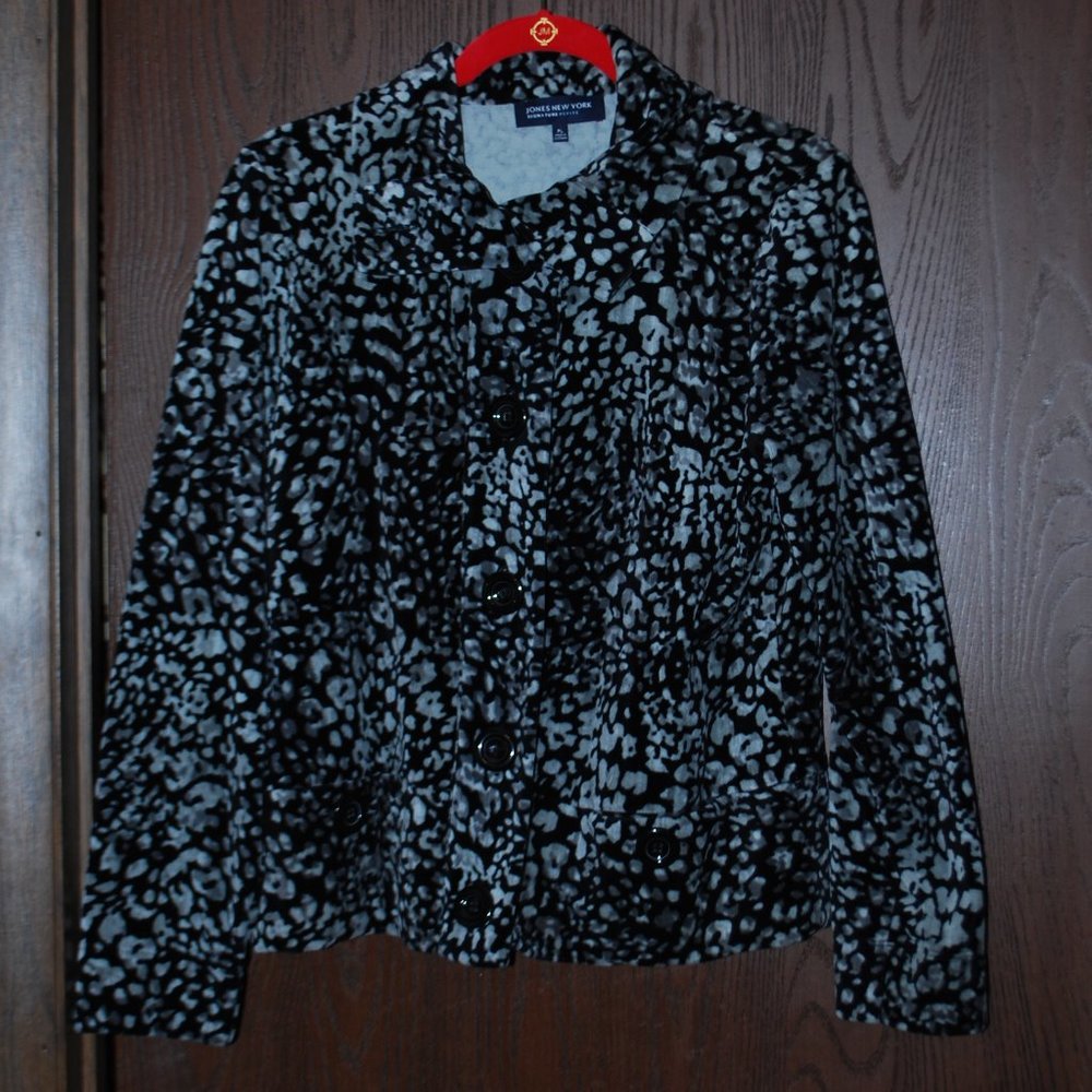 3/$30 - Jones New York Black/Gray Leopard Button Top/Jacket - PL